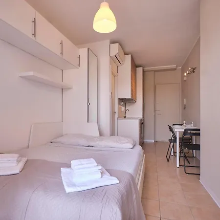 Mono Laurentini Apartment